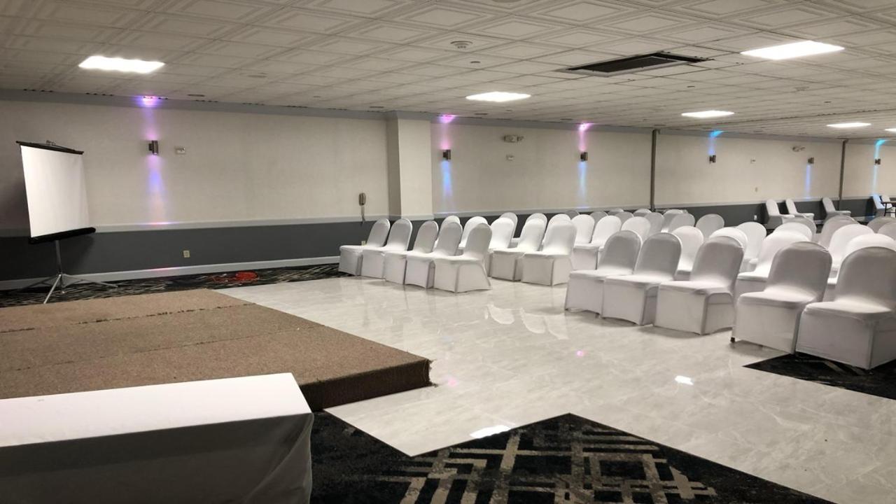 Holiday Inn Hazlet By Ihg Exterior photo