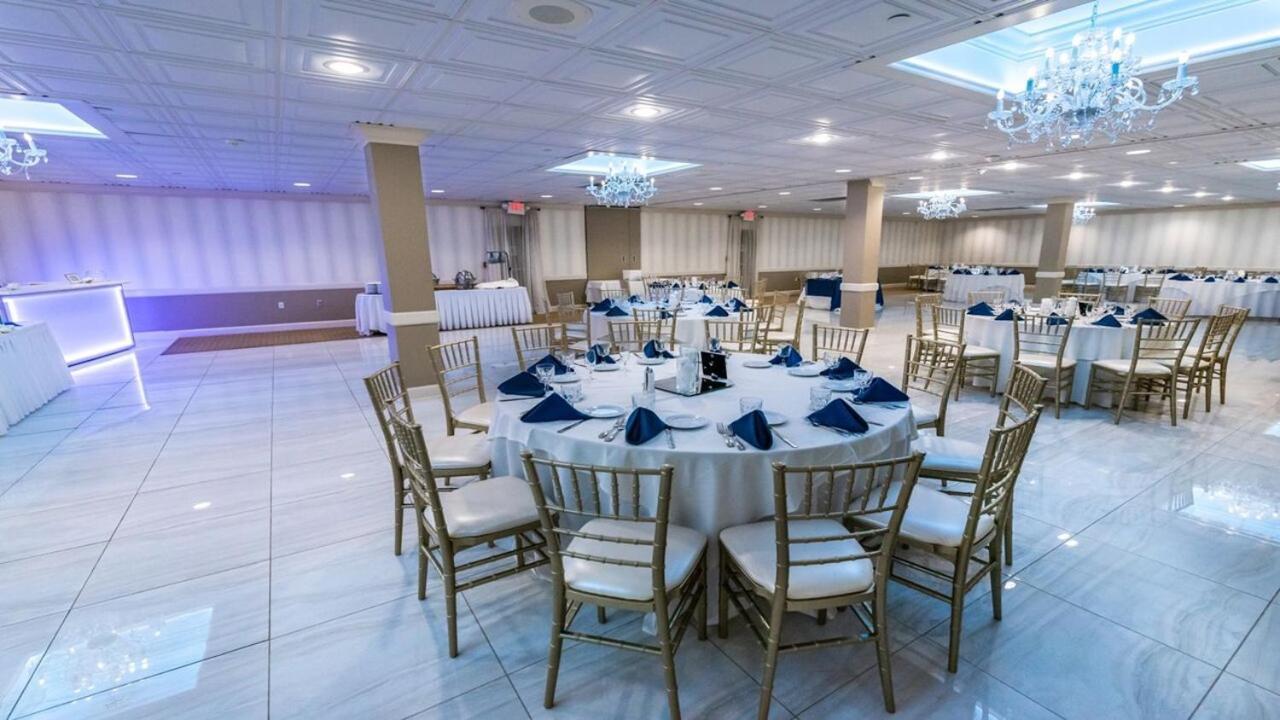 Holiday Inn Hazlet By Ihg Exterior photo