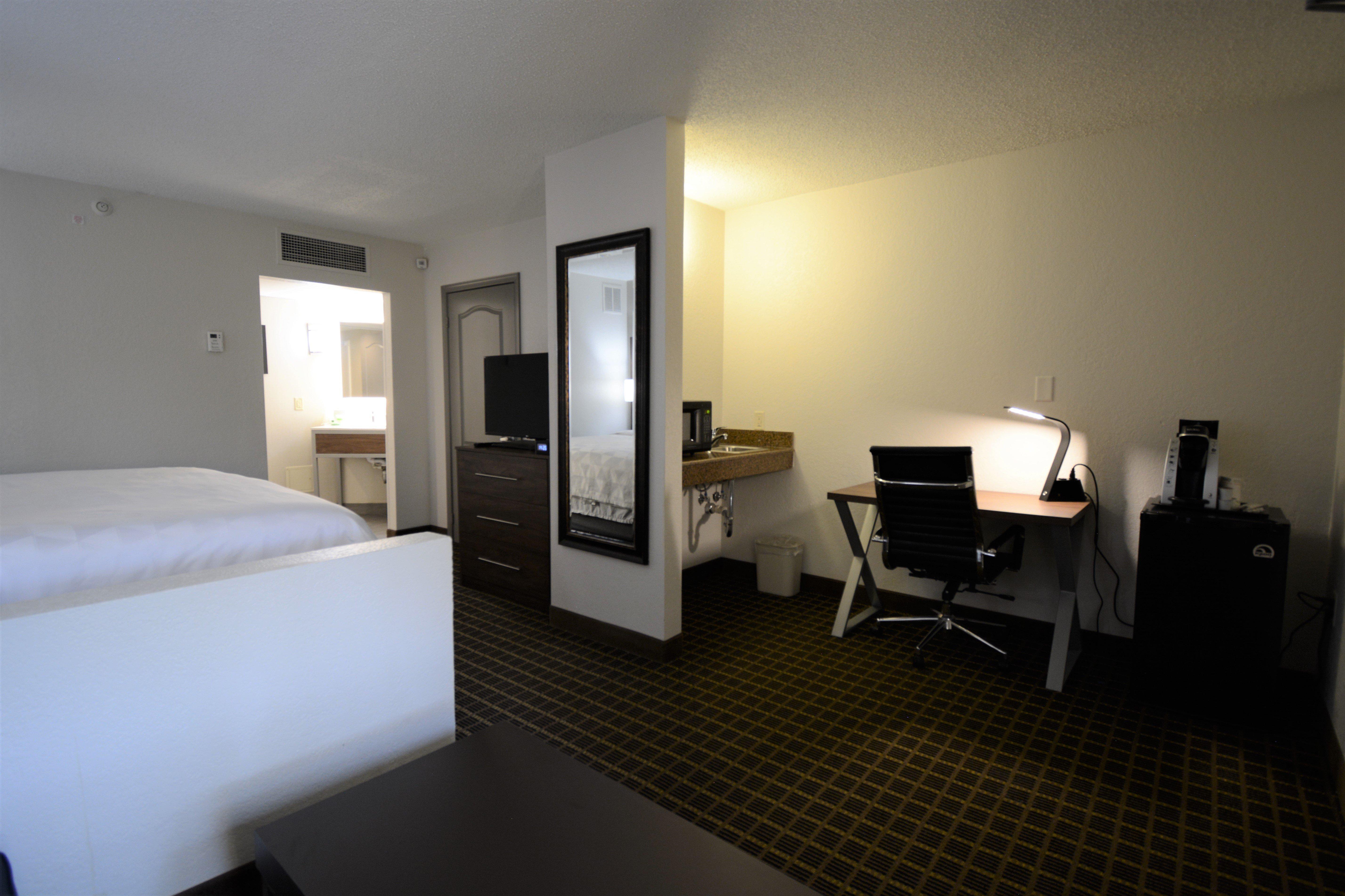 Holiday Inn Hazlet By Ihg Exterior photo