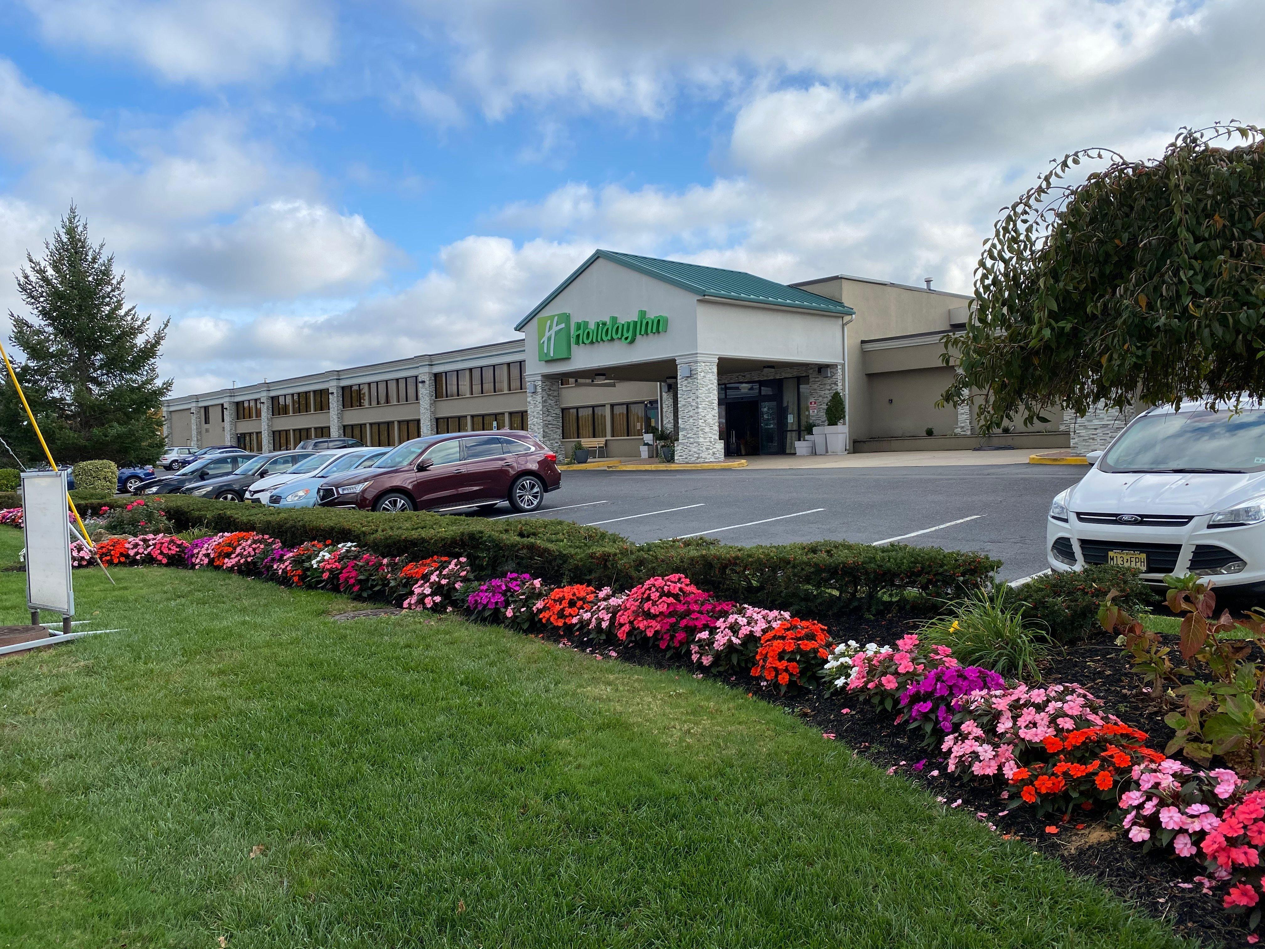 Holiday Inn Hazlet By Ihg Exterior photo