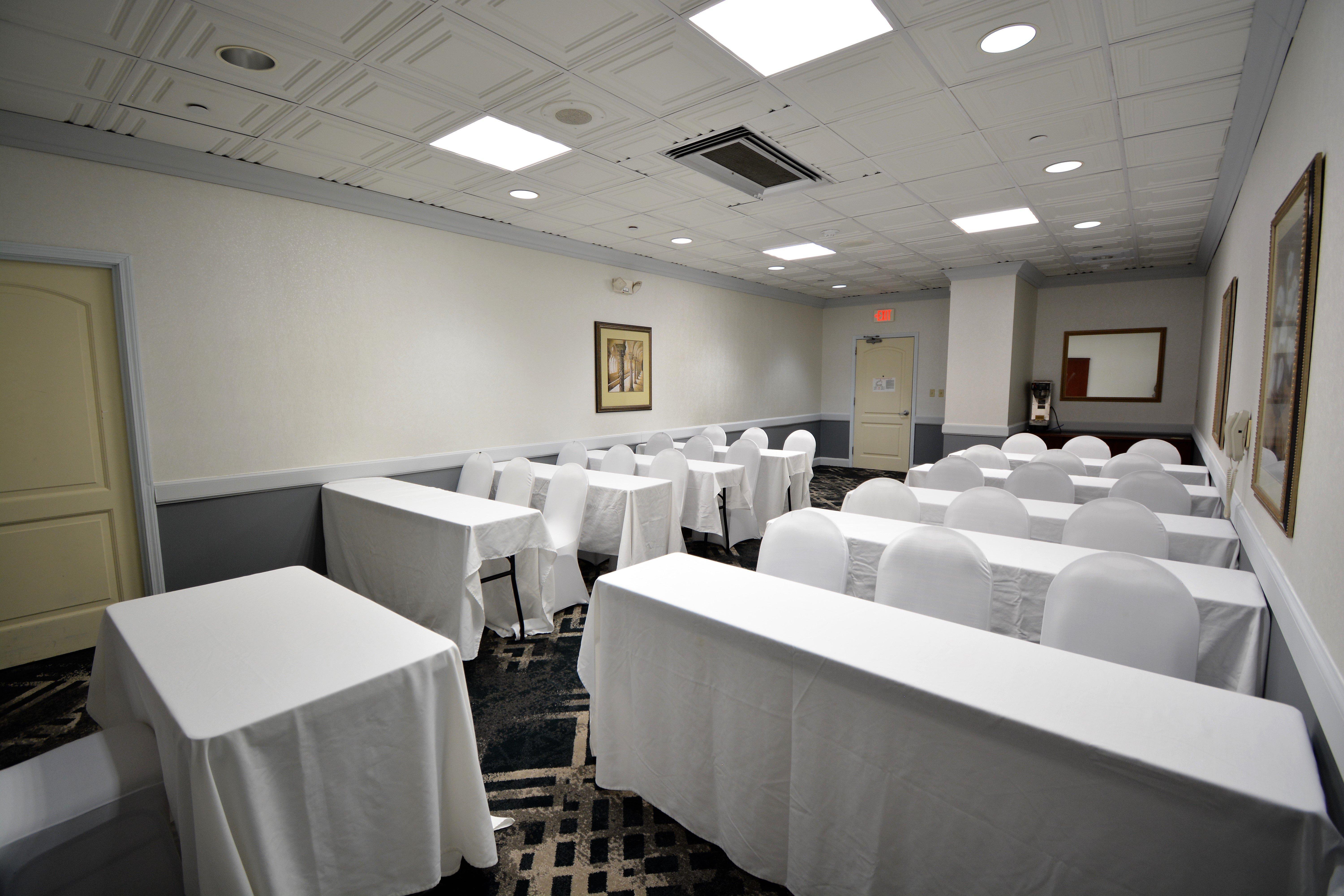 Holiday Inn Hazlet By Ihg Exterior photo