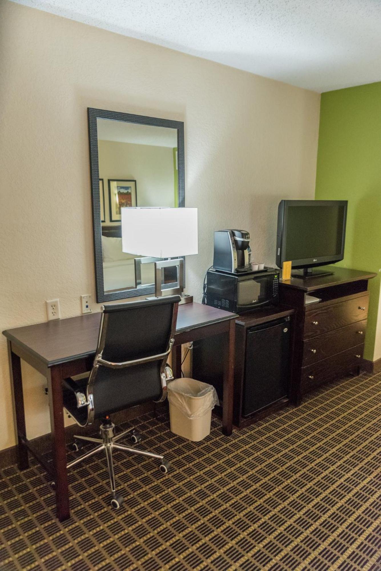 Holiday Inn Hazlet By Ihg Exterior photo